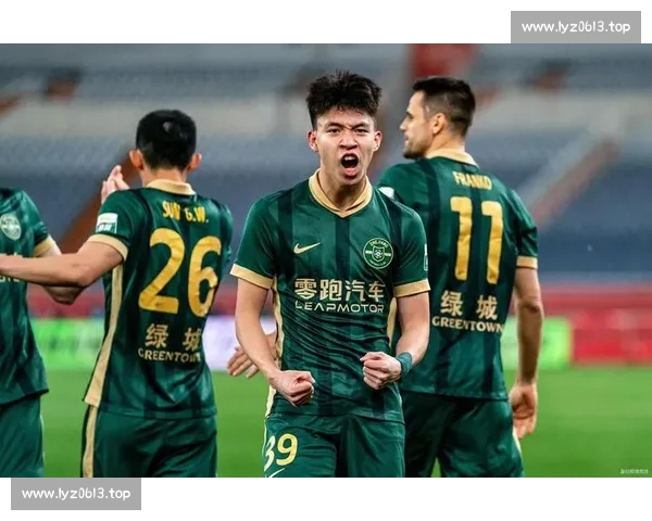 中超联赛今日战报：豪门迎来关键胜利 球迷热议争冠形势